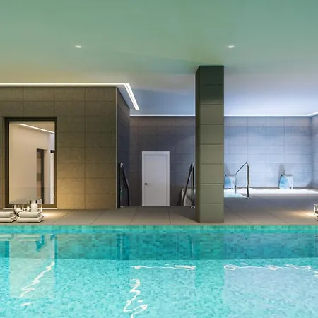 Jade Luxury In A Brand New Exclusive Complex With Mountain And Seaview, 100 Metres From Beach, Free Private Parking Apartment Fuengirola