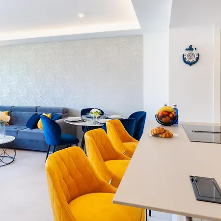 Jade Luxury In A Brand New Exclusive Complex With Mountain And Seaview, 100 Metres From Beach, Free Private Parking * Fuengirola
