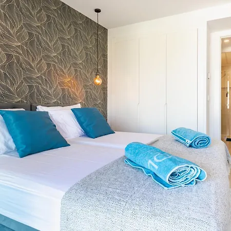 Jade Luxury In A Brand New Exclusive Complex With Mountain And Seaview, 100 Metres From Beach, Free Private Parking *