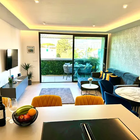 Apartment Jade Luxury In A Brand New Exclusive Complex With Mountain And Seaview, 100 Metres From Beach, Free Private Parking *