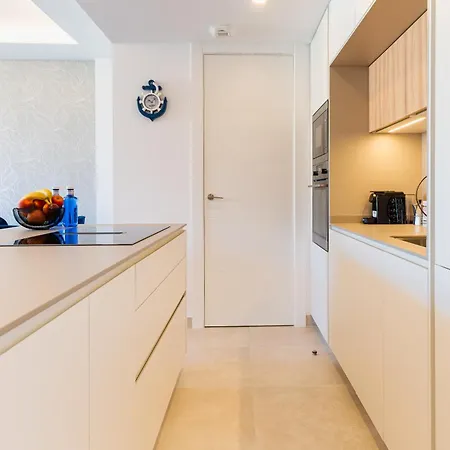 Appartement Jade Luxury In A Brand New Exclusive Complex With Mountain And Seaview, 100 Metres From Beach, Free Private Parking *